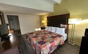 James River Inn & Suites